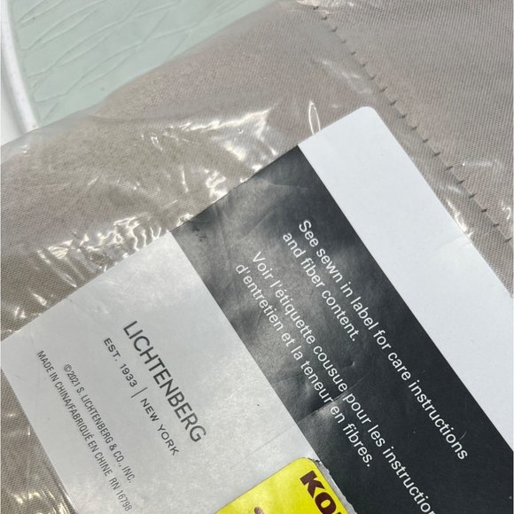 Sunzero Lichtenberg Blackout Grommet Curtain Panel Pair 54" x 54" Polyester NEW - Picture 3 of 5